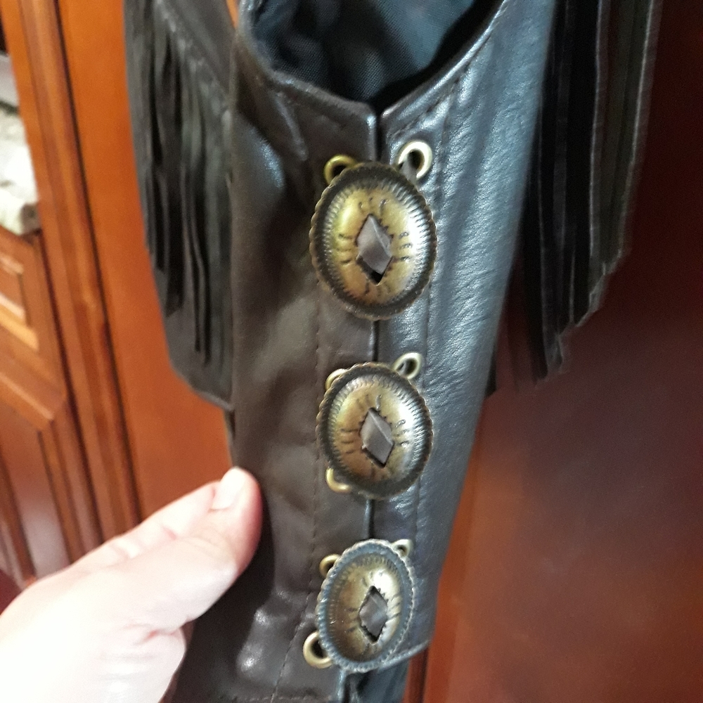 Vest - Picture 3 of 15
